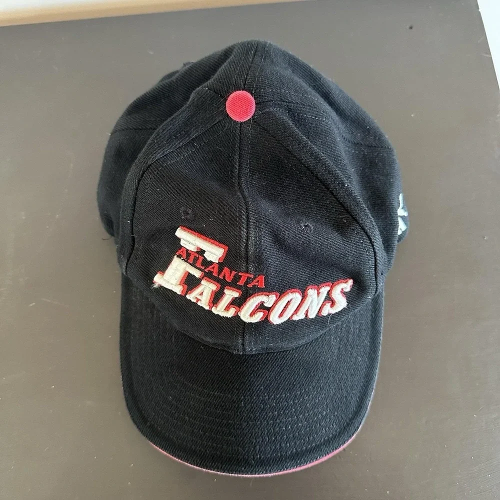 Deadstock Y2K Atlanta Falcons Strapback PRO LINE Hat Cap Black VTG Puma Spellout